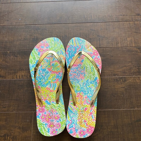 Lily Pulitzer Tropical Floral Golden strap flip flops - Picture 9 of 9
